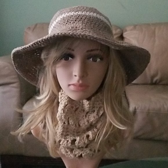 Handmade Crochet Sun Hat - Picture 1 of 3